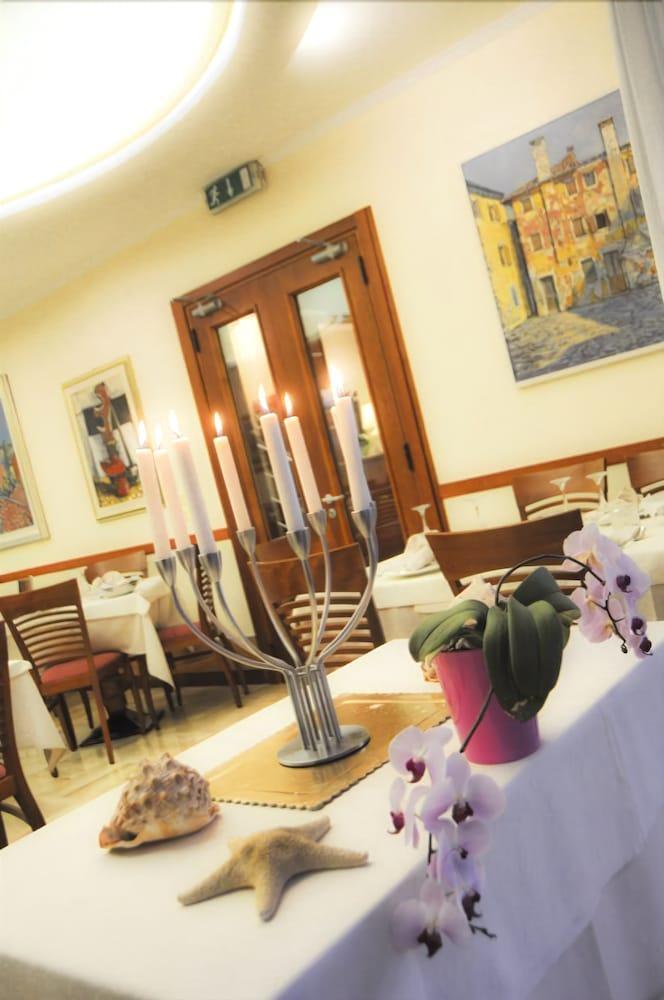 Hotel Da Mario Caorle Extérieur photo