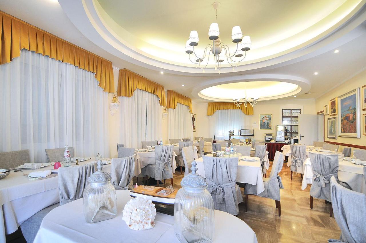 Hotel Da Mario Caorle Extérieur photo
